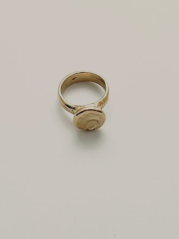 Signet ring