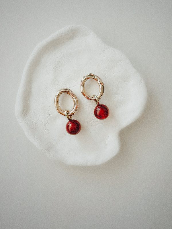 Earrings with carnelian